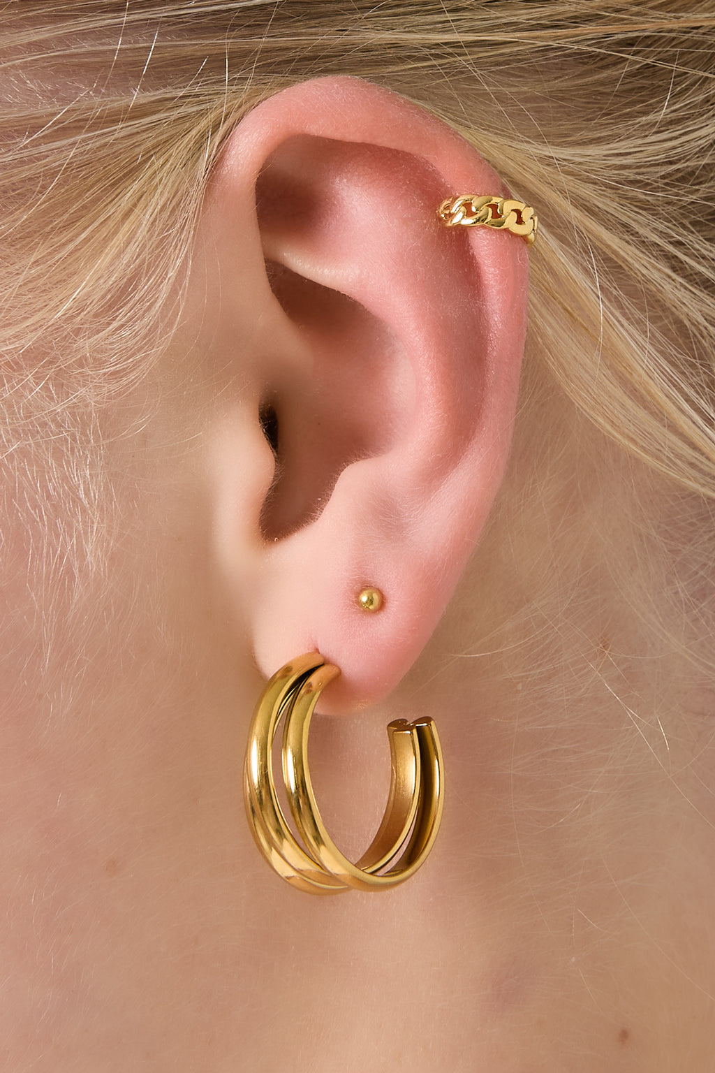 Ear cuff chain girl