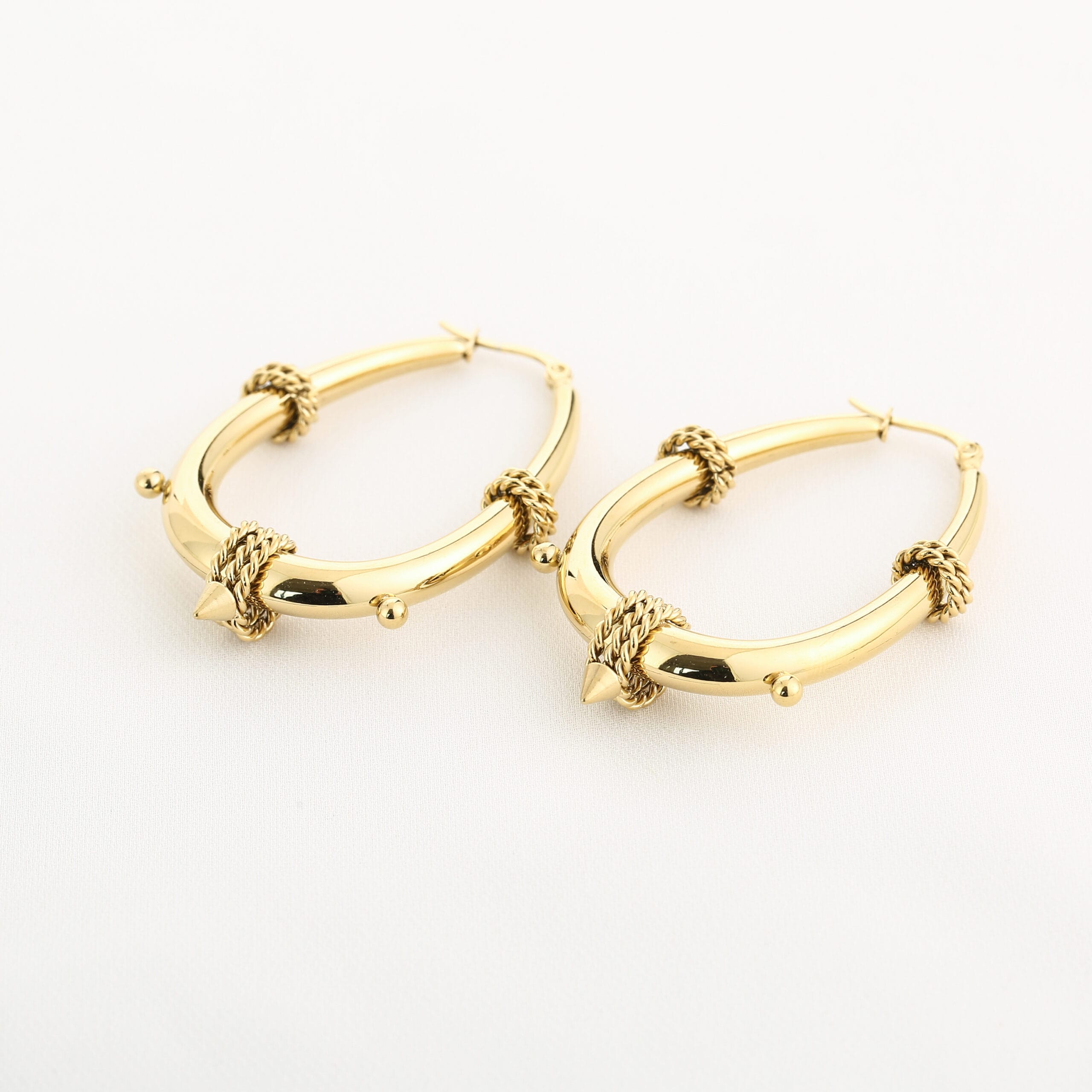 Bali oorbellen goud