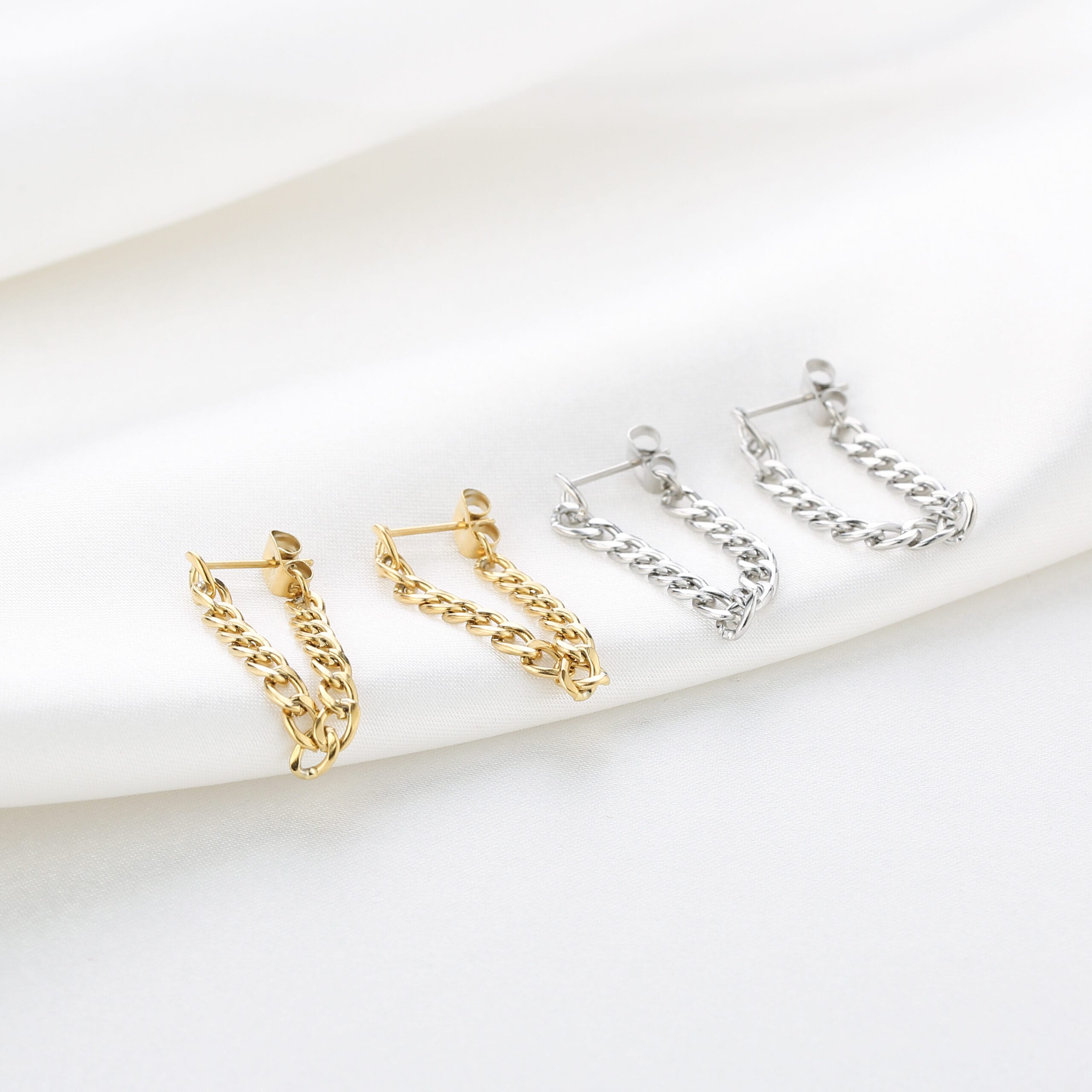 Chain oorbellen goud en zilver
