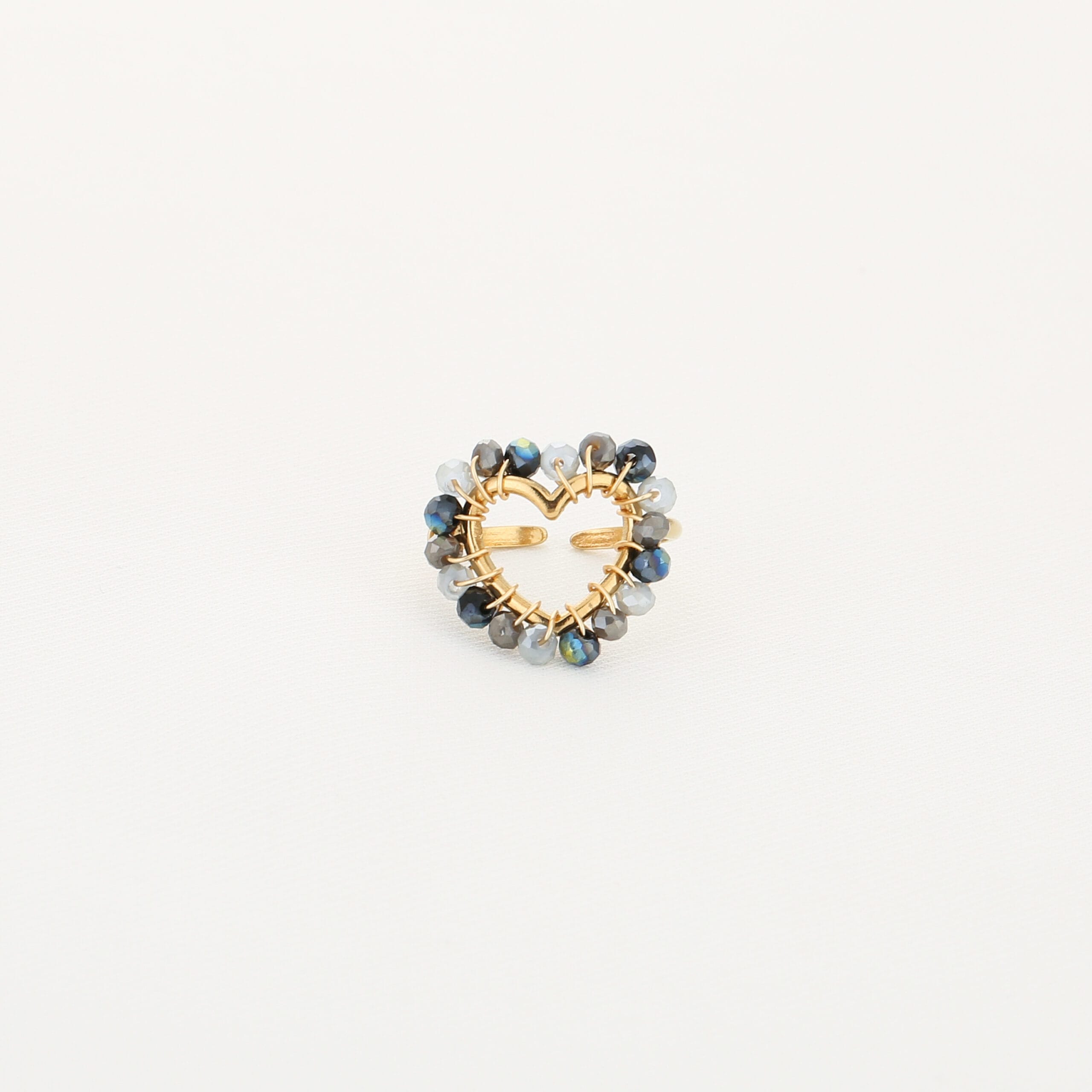 Hartjes ring met kraaltjes zwart