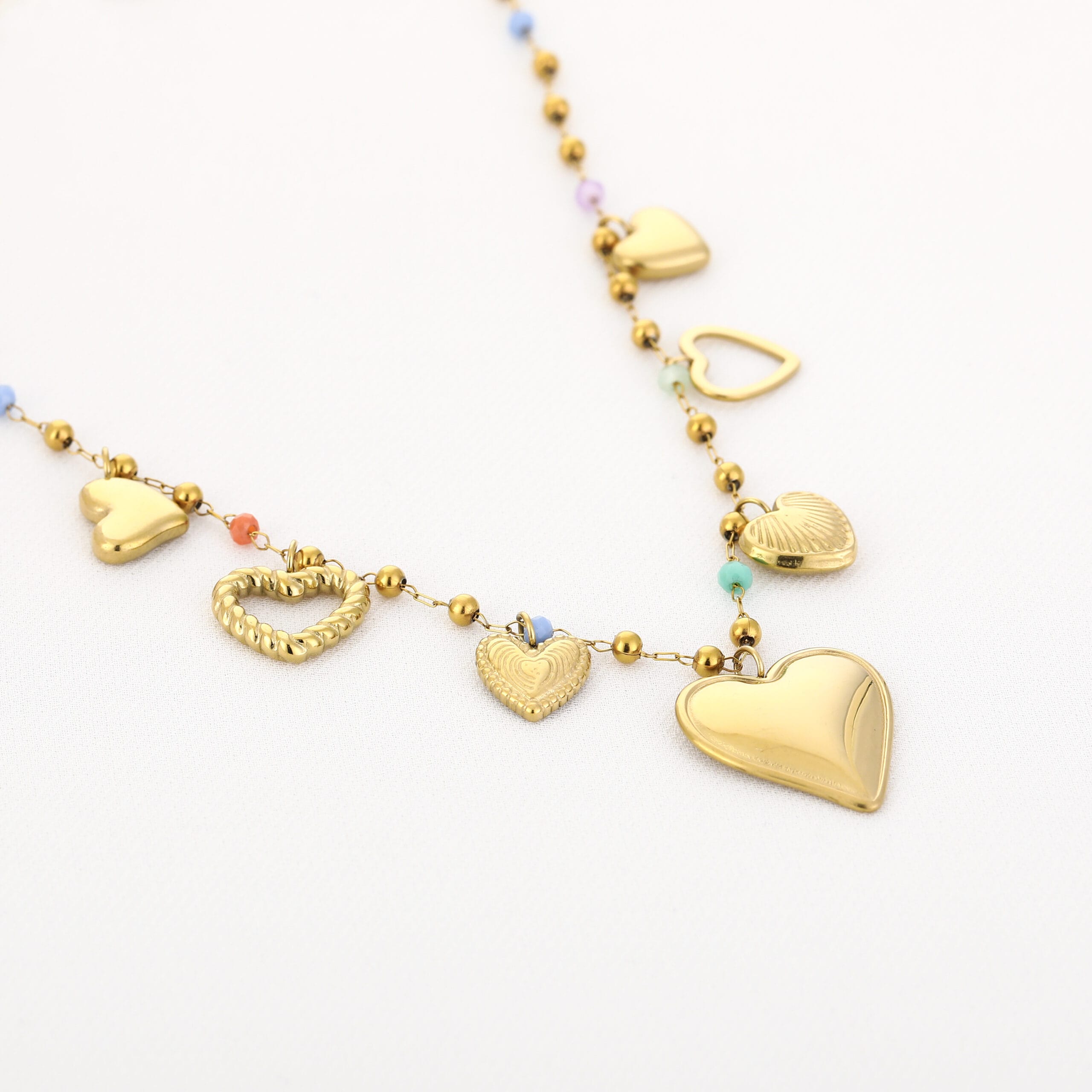 Ketting met hartjes bedels goud
